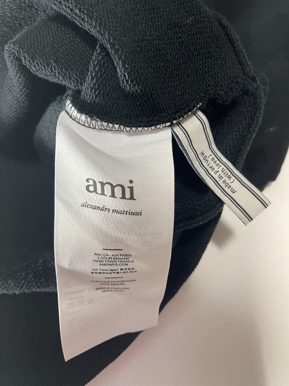 아미 하트 로고 맨투맨 블랙 상품이미지3