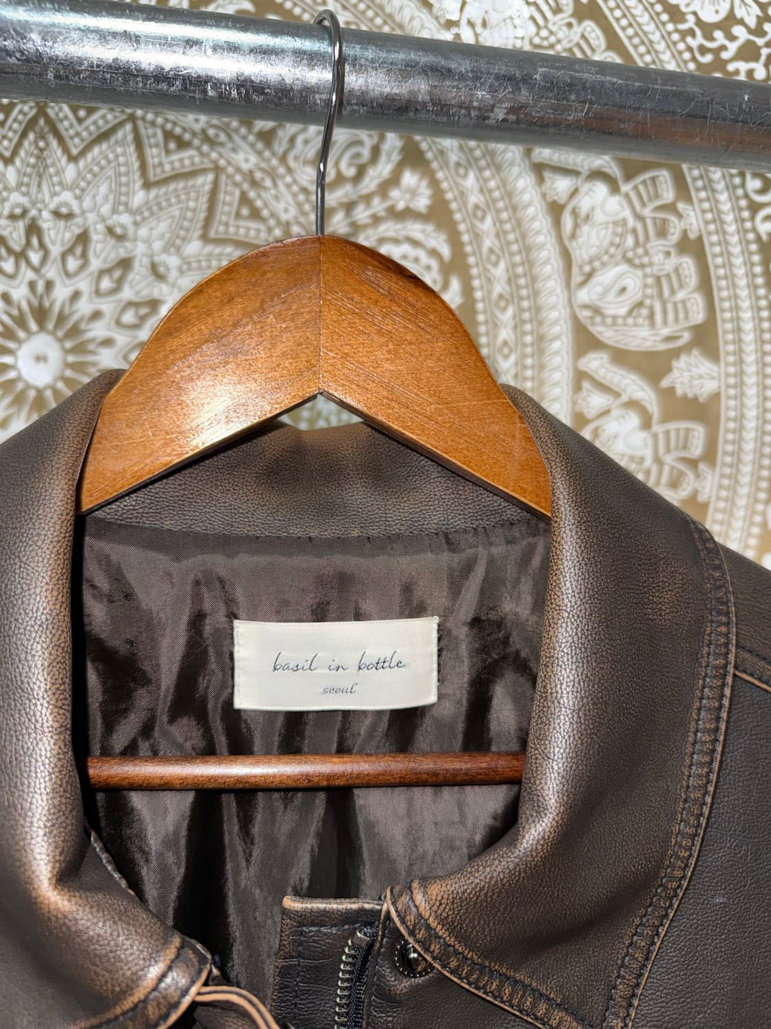 Basil in bottle 워싱 가죽 블루종 자켓  상품이미지5