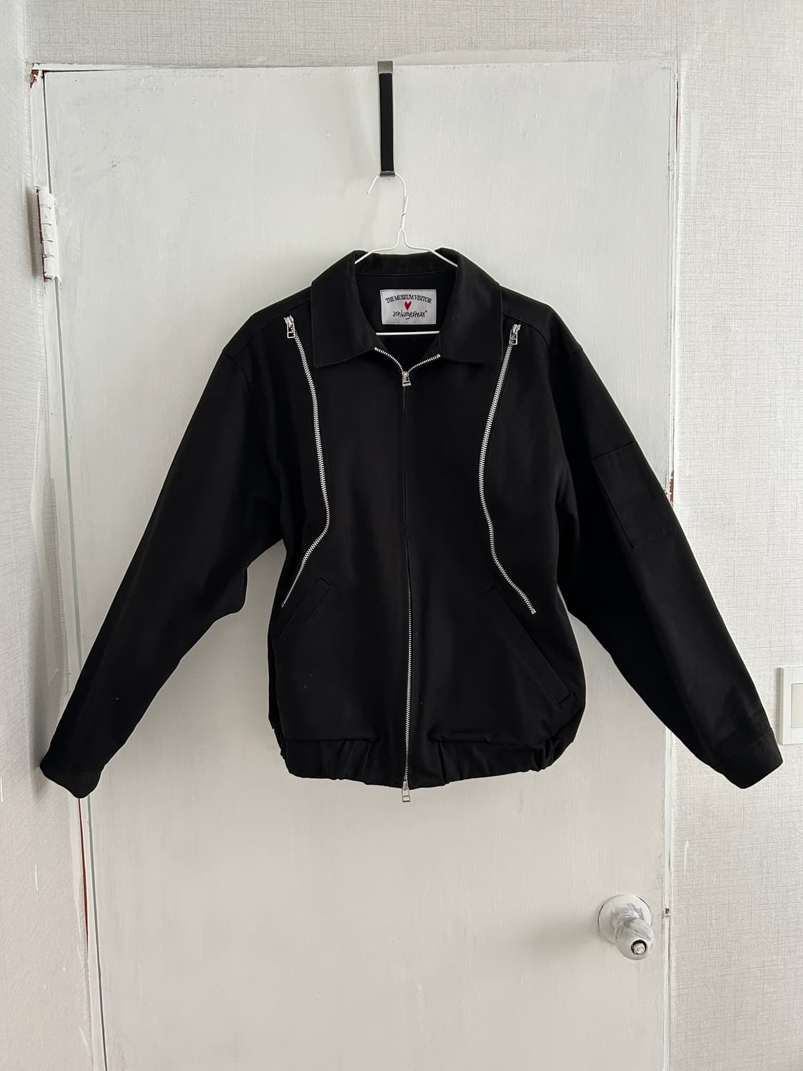 더뮤지엄비지터 존버거맨 자켓 상품이미지1