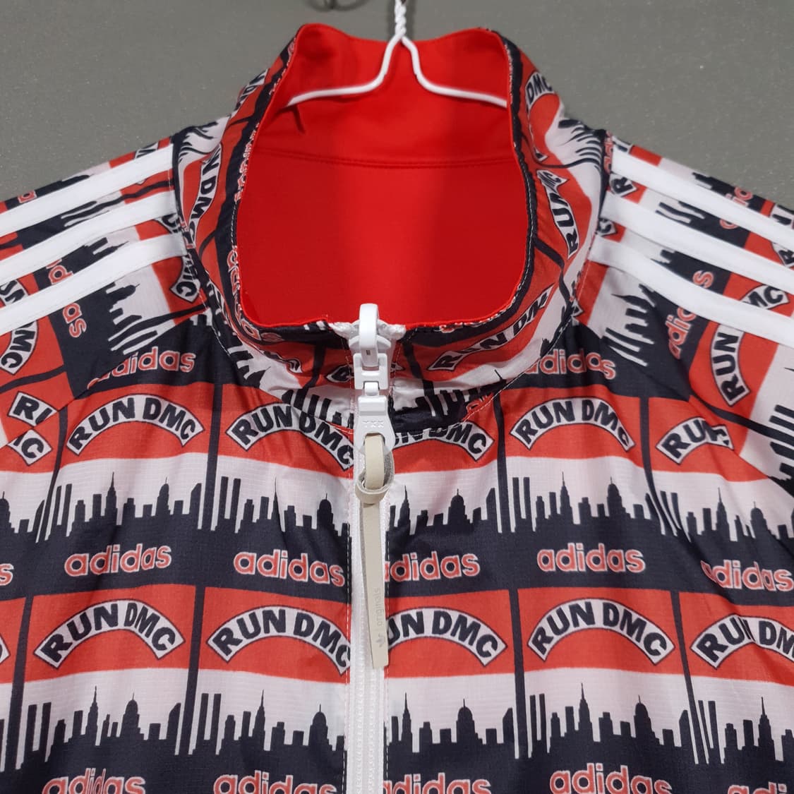 아디다스 X RUN DMC 콜라보 한정판 양면 리버서블 바람막이 져지 상품이미지3