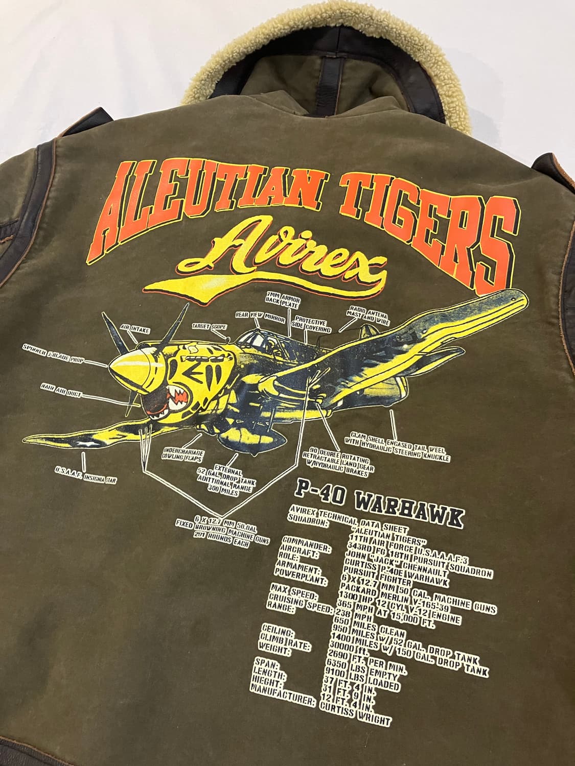 아비렉스 B-3 워호크 페인팅 무스탕 자켓 상품이미지2