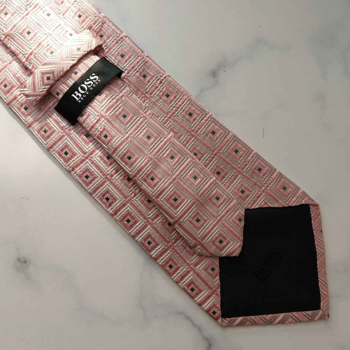 휴고보스 실크 핑크 기하 자카드 넥타이 9.7cm A등급 K1565
 상품이미지9