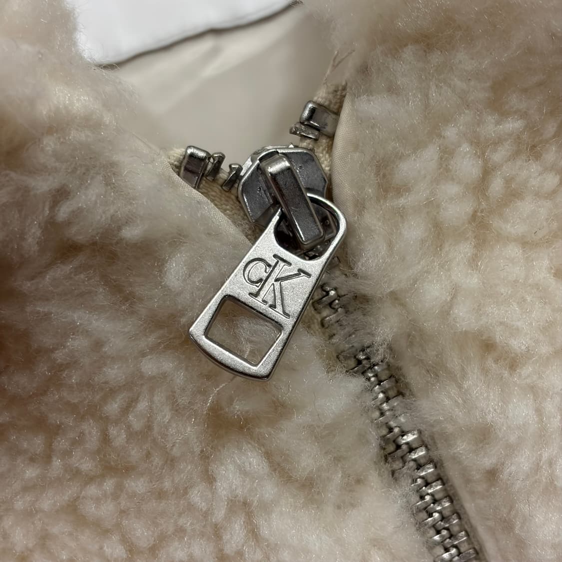 [XS] 캘빈클라인 CK 로고 뽀글이 자켓 아이보리 B593 상품이미지4