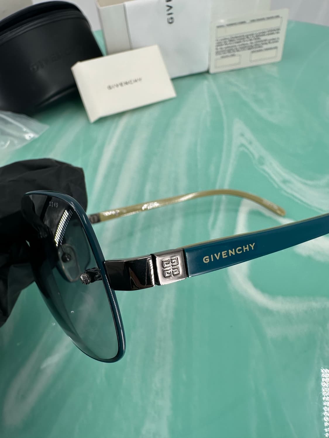 [새상품 무료배송] Made in Italy 지방시 선글라스 SGV228 상품이미지5