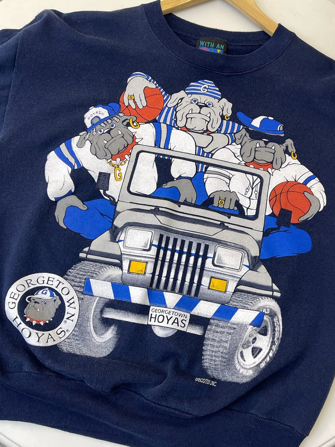 위드 언 애티튜드 90s 조지타운 호야스 스웻셔츠 상품이미지4