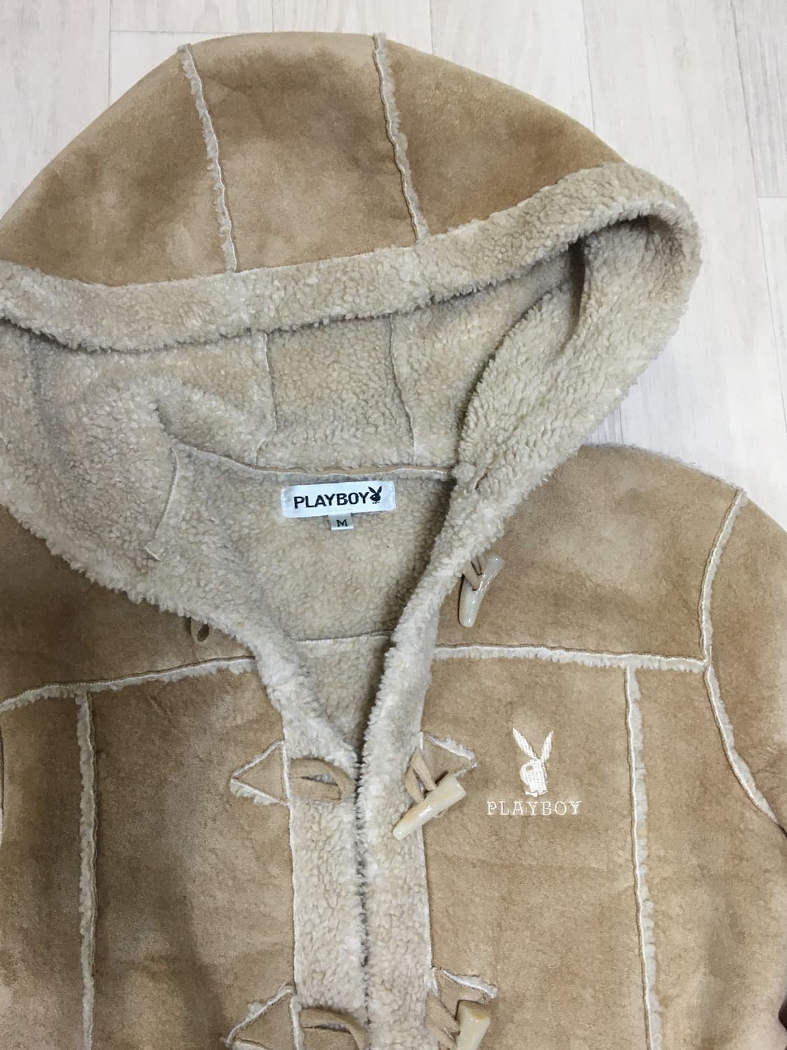 플레이보이 토글 후드 무스탕 자켓 상품이미지3