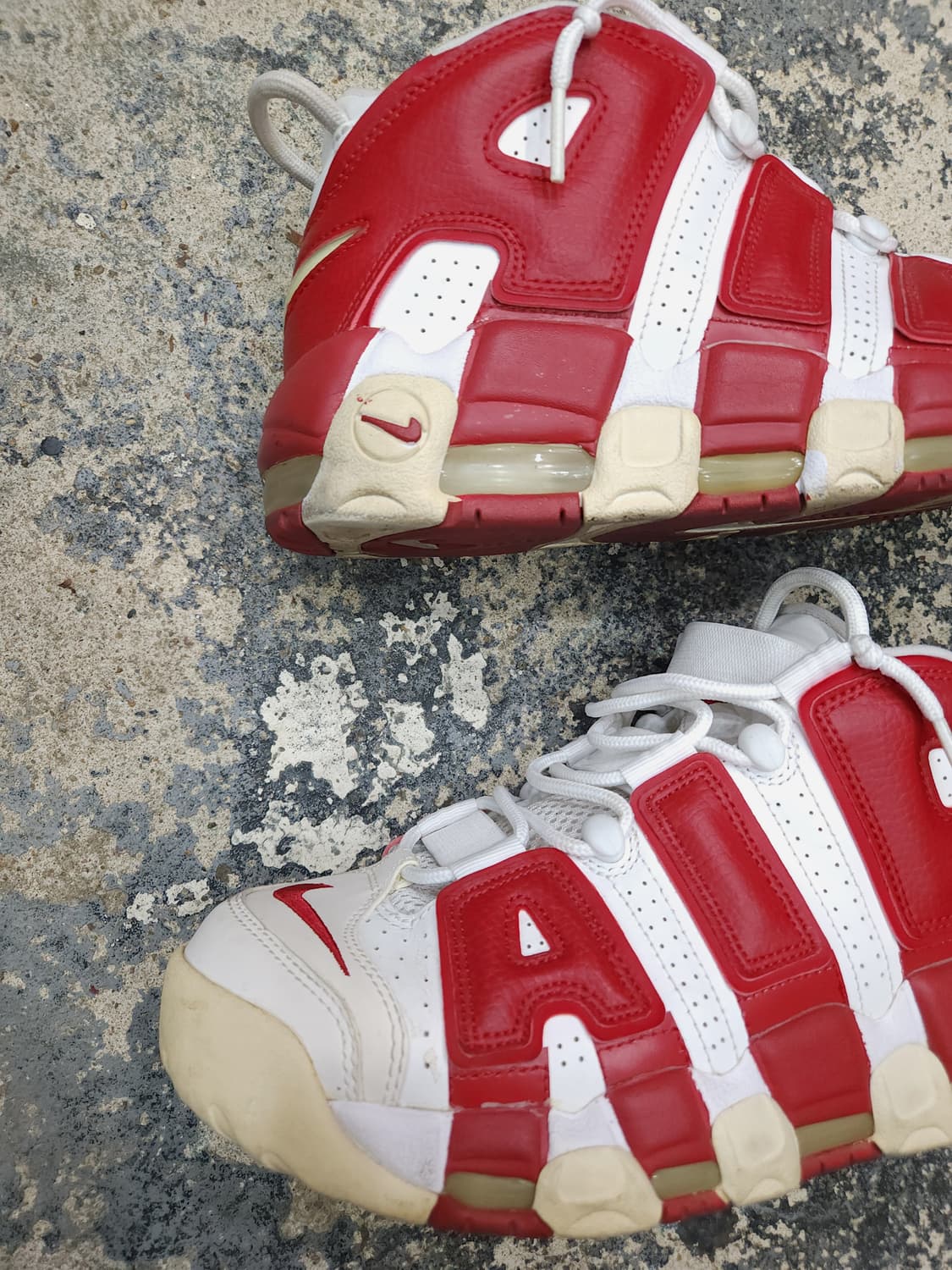 나이키 에어모어 업템포 화이트 레드 255mm

 상품이미지3