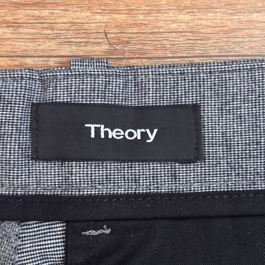 띠어리 32 슬림 그레이 팬츠 슬랙스 스판 세련된 실루엣 상품이미지2