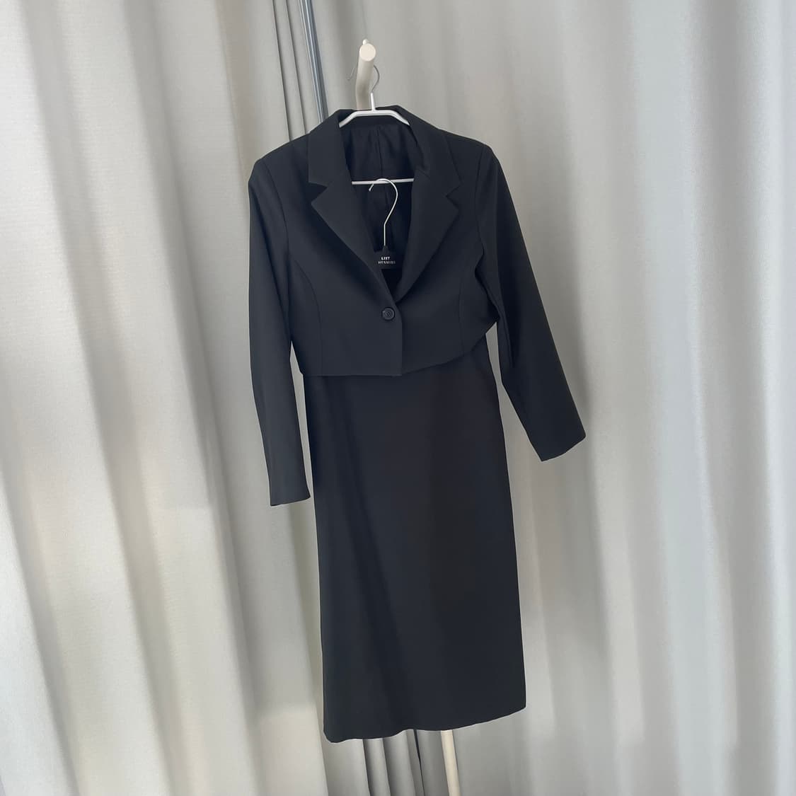 블랙 자켓 & 치마 세트 상품이미지1