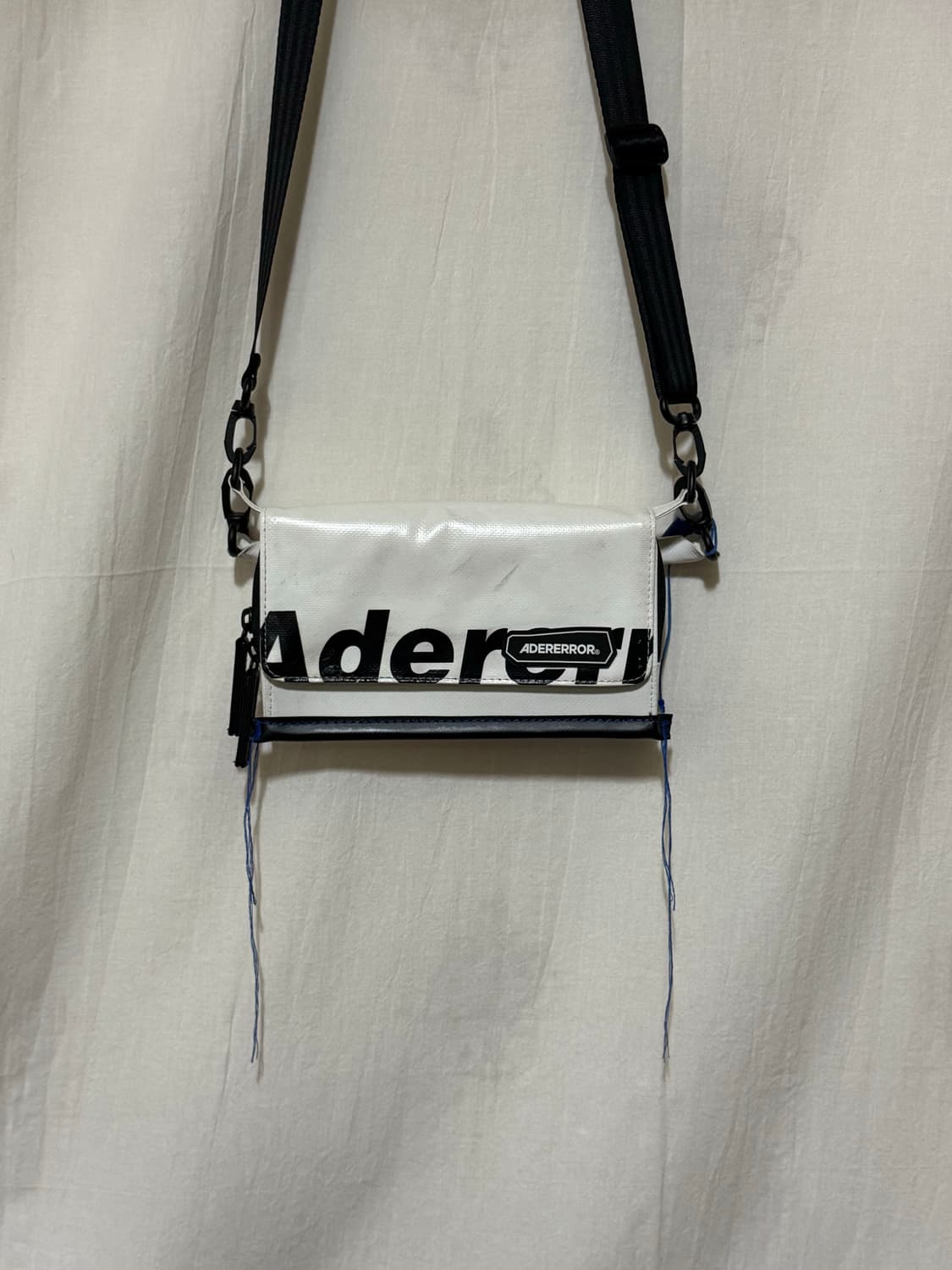 아더에러 트레이스 파이온 파우치 상품이미지1