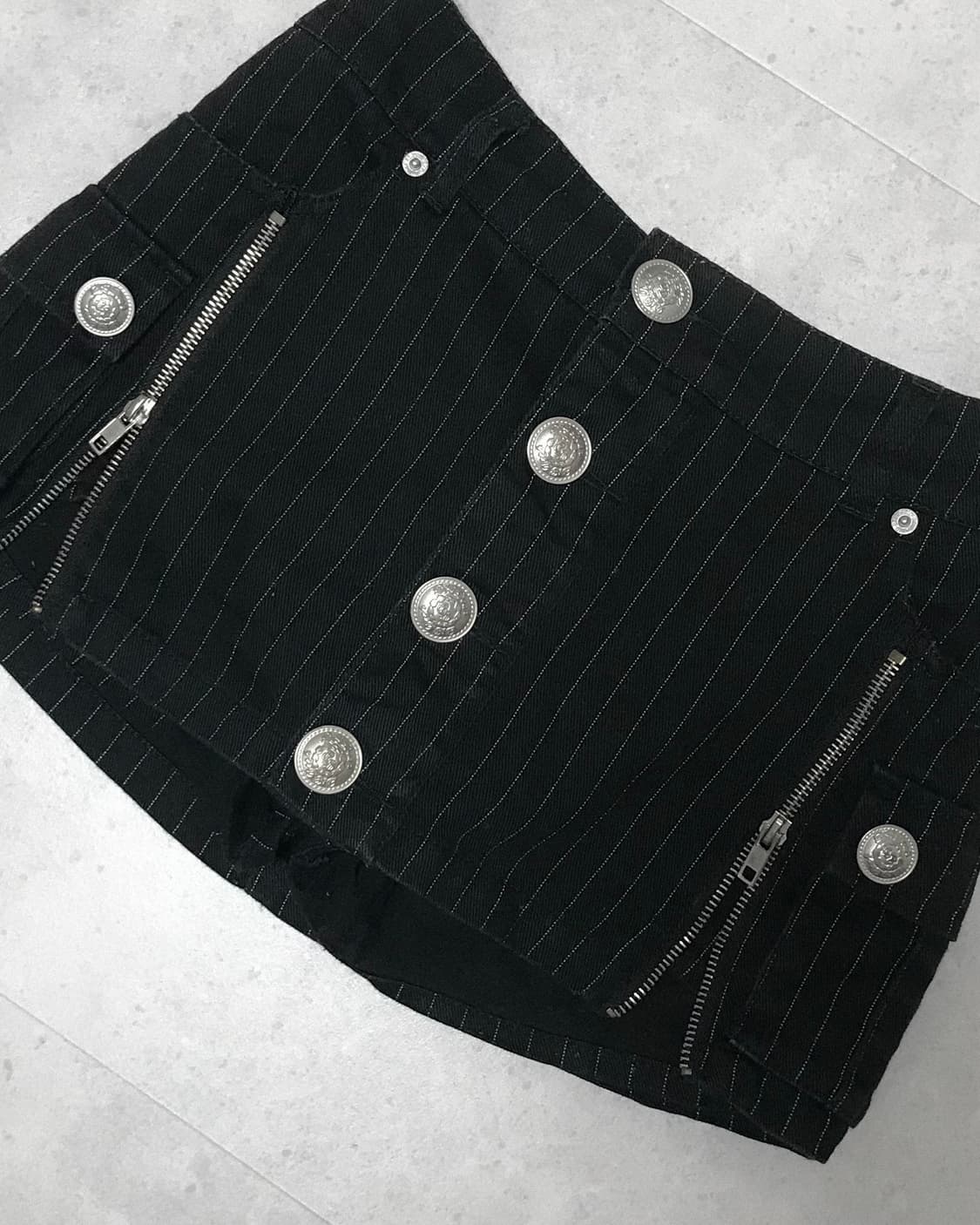 dig deep stripe b♡tton shorts 상품이미지4