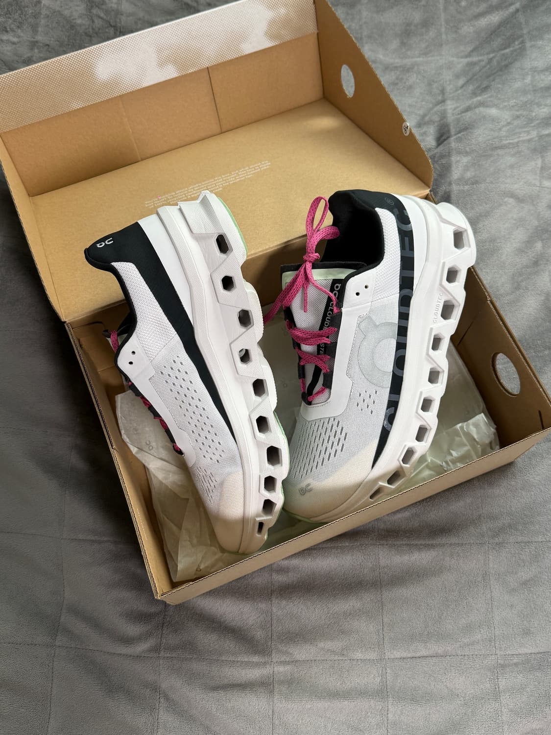 온러닝 클라우드 몬스터1 프로스트블랙(A+ 중고상품) 상품이미지2