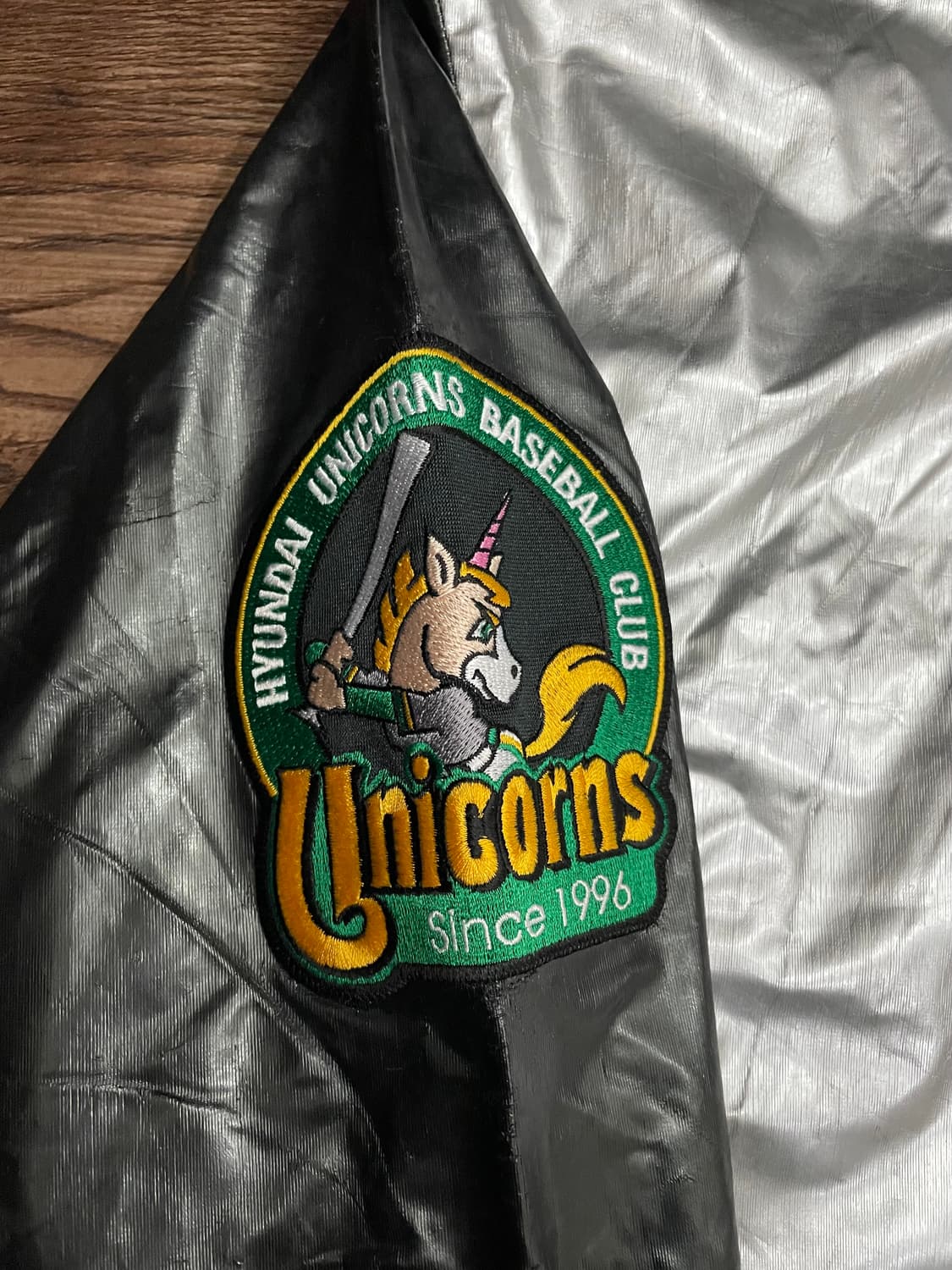 미즈노 현대 유니콘스 레트로 유광 점퍼 상품이미지4