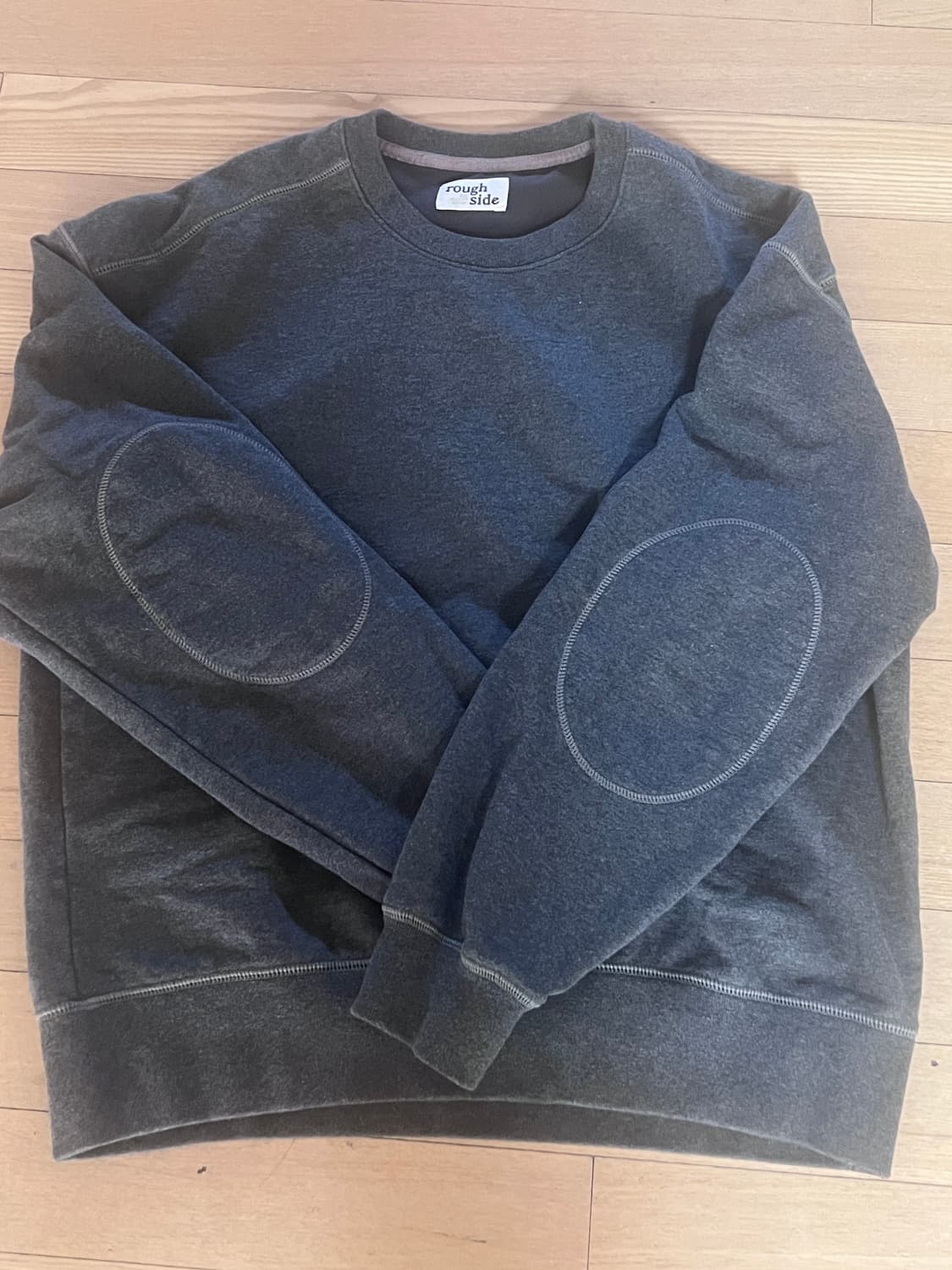 러프사이드 맨투맨 그라파이트 1사이즈 상품이미지2