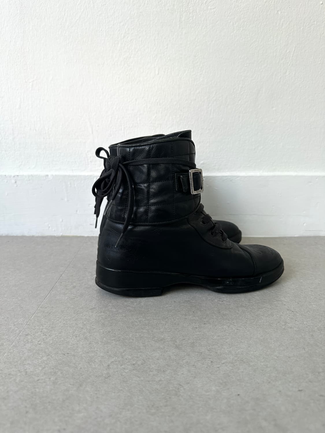 샤넬 2000s CC로고 퀼팅 레더 컴뱃부츠 상품이미지4