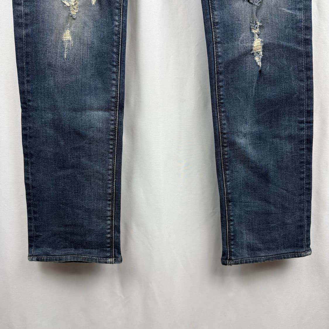(29) 게스 슬림핏 데미지 중청 데님 팬츠 상품이미지3