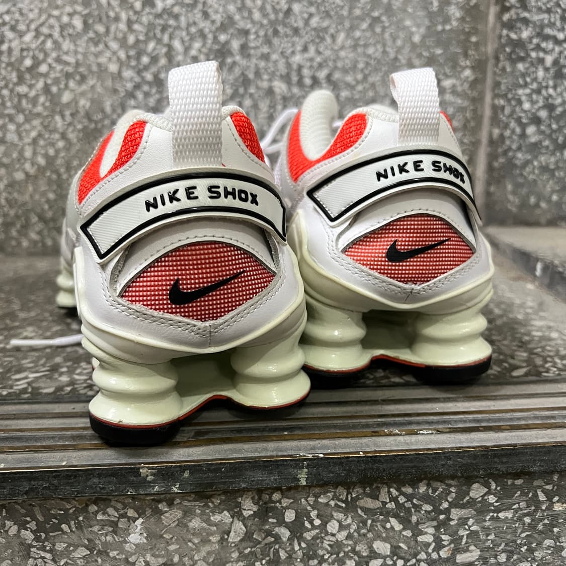 나이키 샥스 노바 화이트 레드 상품이미지2