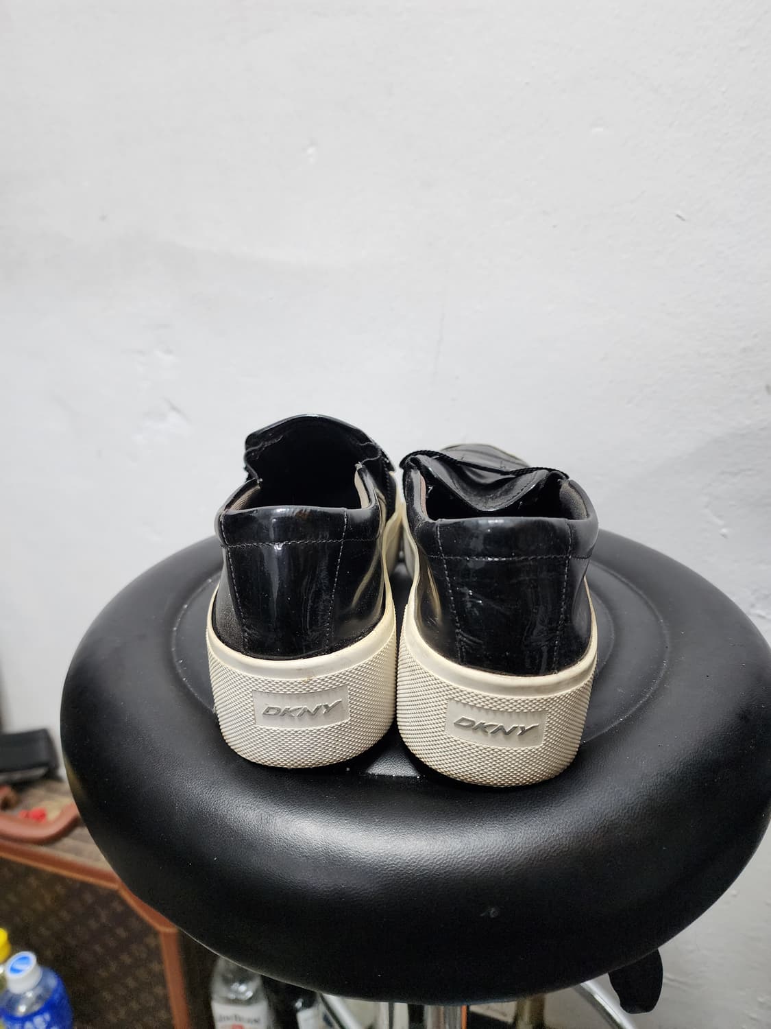 DKNY 통굽 가죽 슬립온 상품이미지4