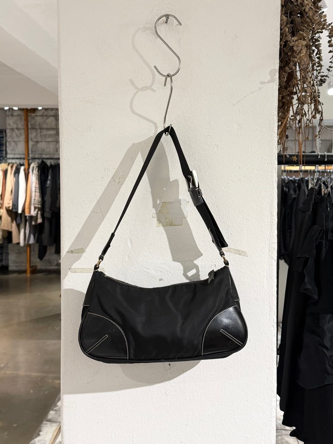 프라다 블랙 포코노 테수토 나일론 숄더백 상품이미지5