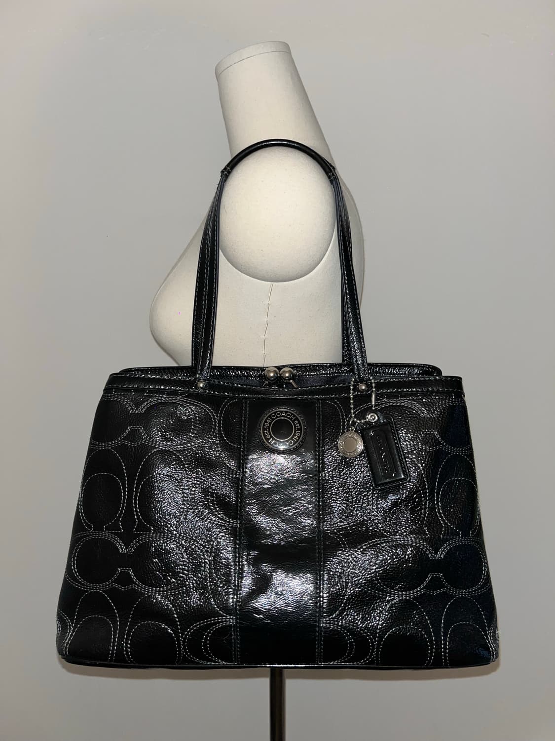 Coach White Stitch Shoulder Bag 상품이미지2