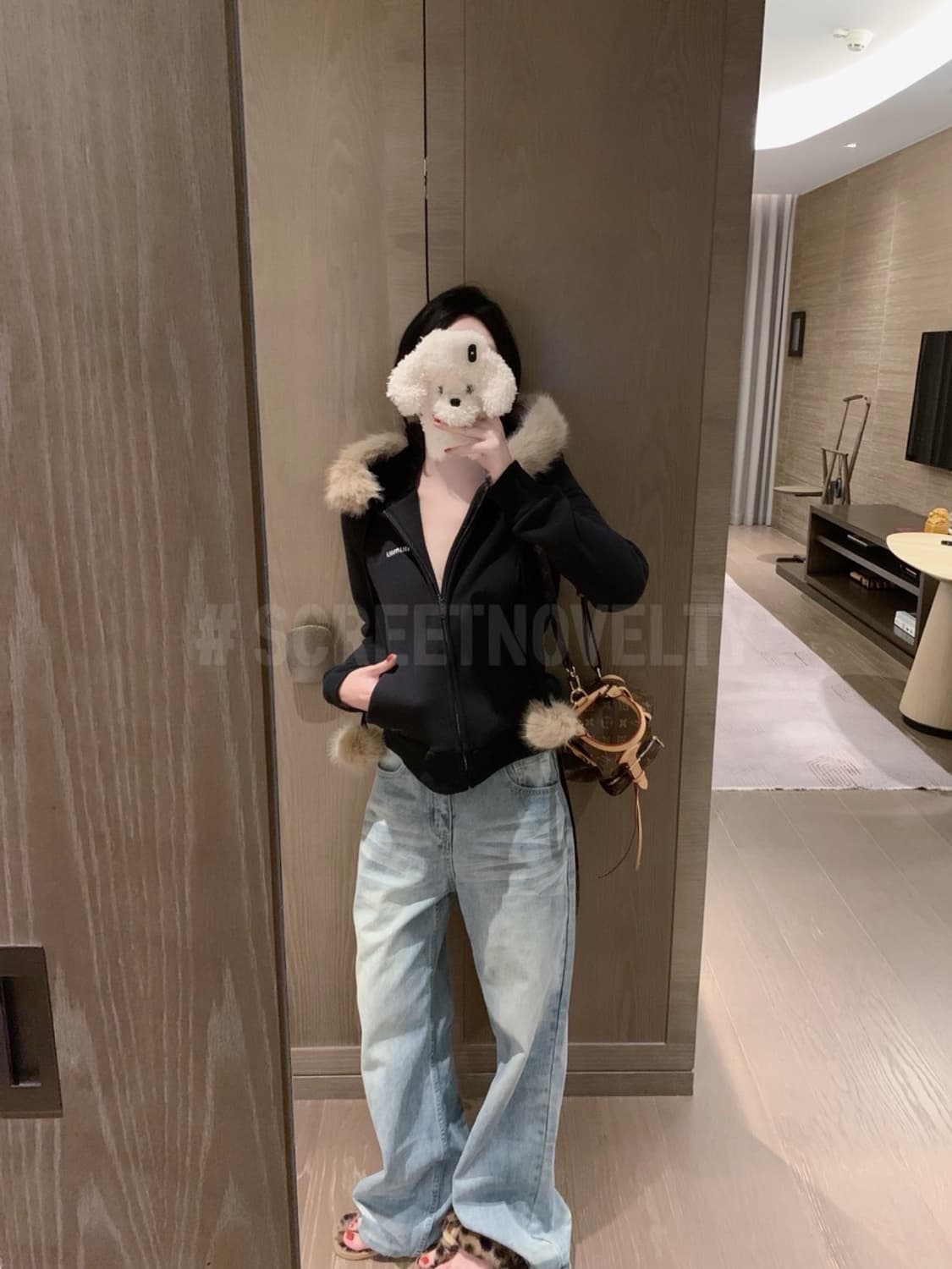 미우미우 방울 퍼 후드 집엎 블랙 상품이미지5