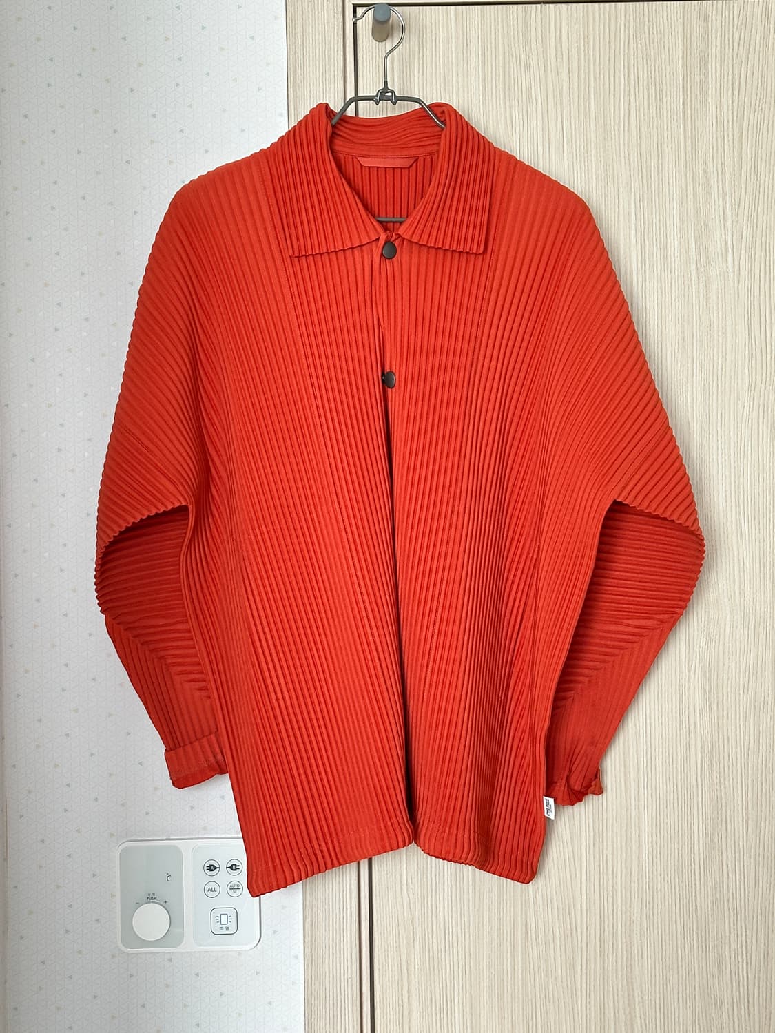 옴므플리세 오렌지 컬러 셔츠자켓 판매 상품이미지4