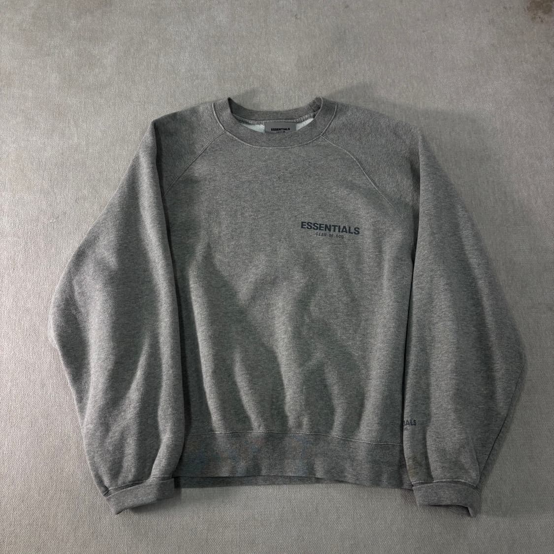 100 피오갓 에센셜 그레이 맨투맨 상품이미지1