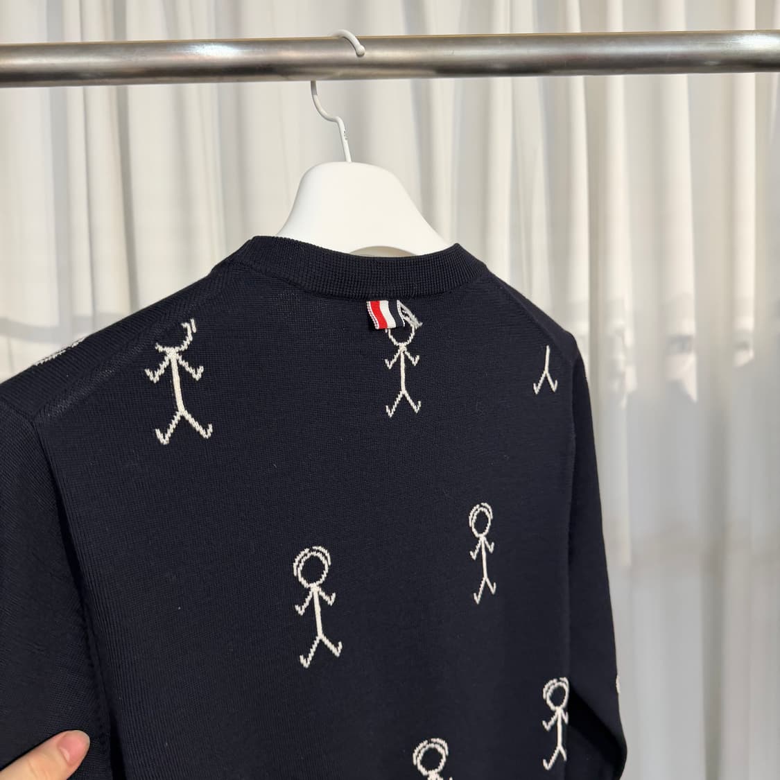 (1) 톰브라운 사선완장 미스터 톰 메리노 울 니트  상품이미지4