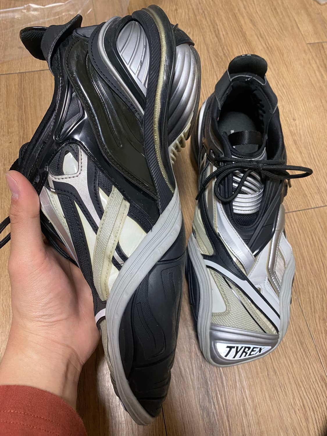 [46] 발렌시아가 타이렉스  상품이미지2