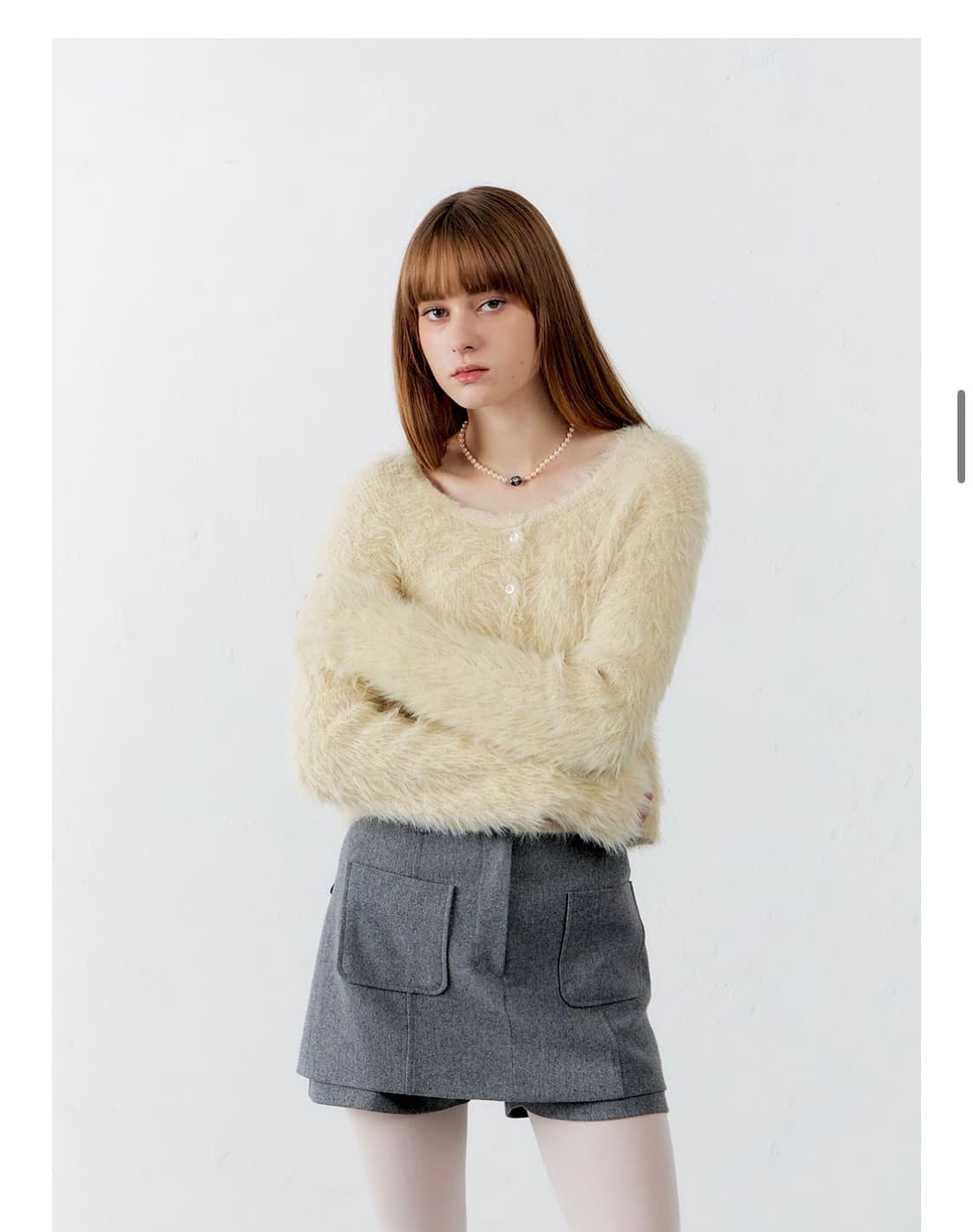 마론에디션 니트 가디건 옐로우 카리나 착용 상품이미지3