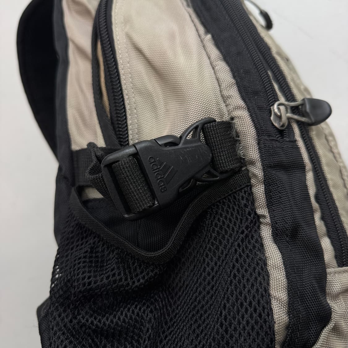 아디다스 00s 나일론 고프코어 백팩 상품이미지5