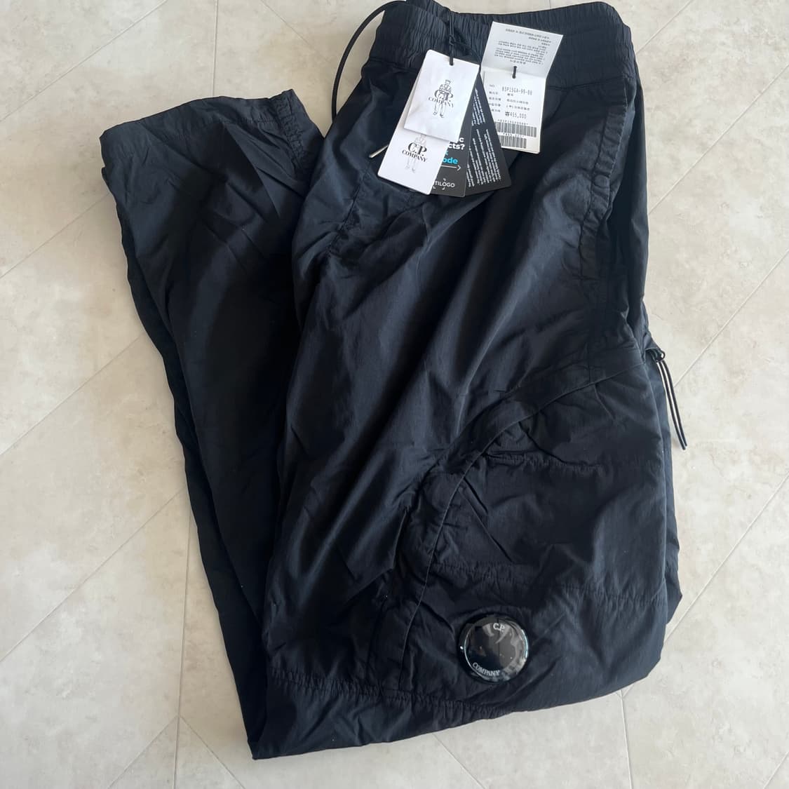 새상품(50)씨피컴퍼니 크롬 R 레귤러 지퍼 나일론팬츠 블랙 상품이미지2