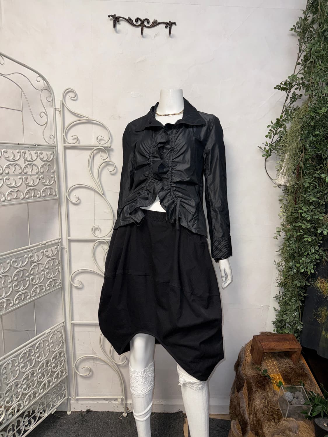 Charcoal glossy shirring button jacket 상품이미지1