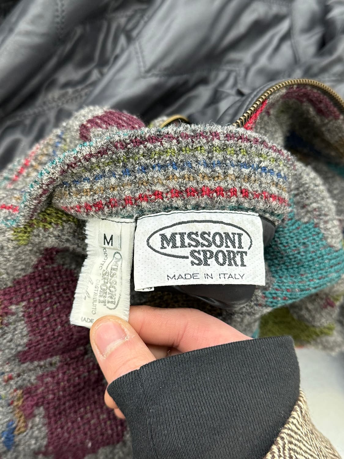 미쏘니 스포츠 멀티 셰브론 리버서블 퀼팅 니트 집업 자켓 상품이미지8