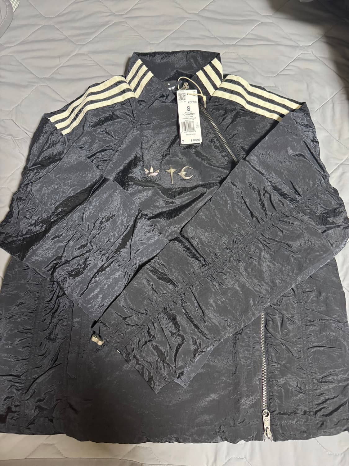 [새상품] 아디다스 x 떠그 클럽 우븐 트랙탑 블랙 실버 메탈릭 - US 상품이미지1