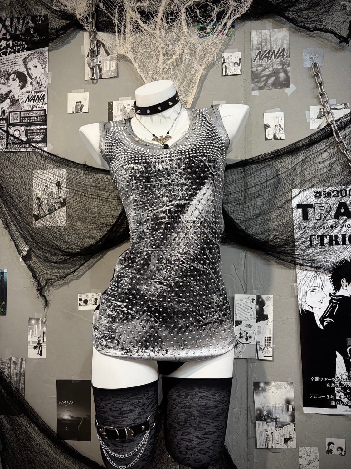 Gothic metal stud detail cubic sleeveles 상품이미지6