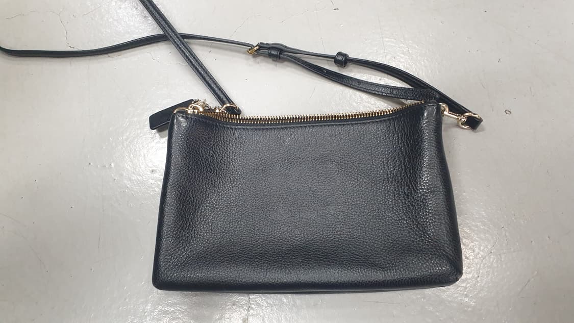 코치 블랙 가죽 크로스백 상품이미지2