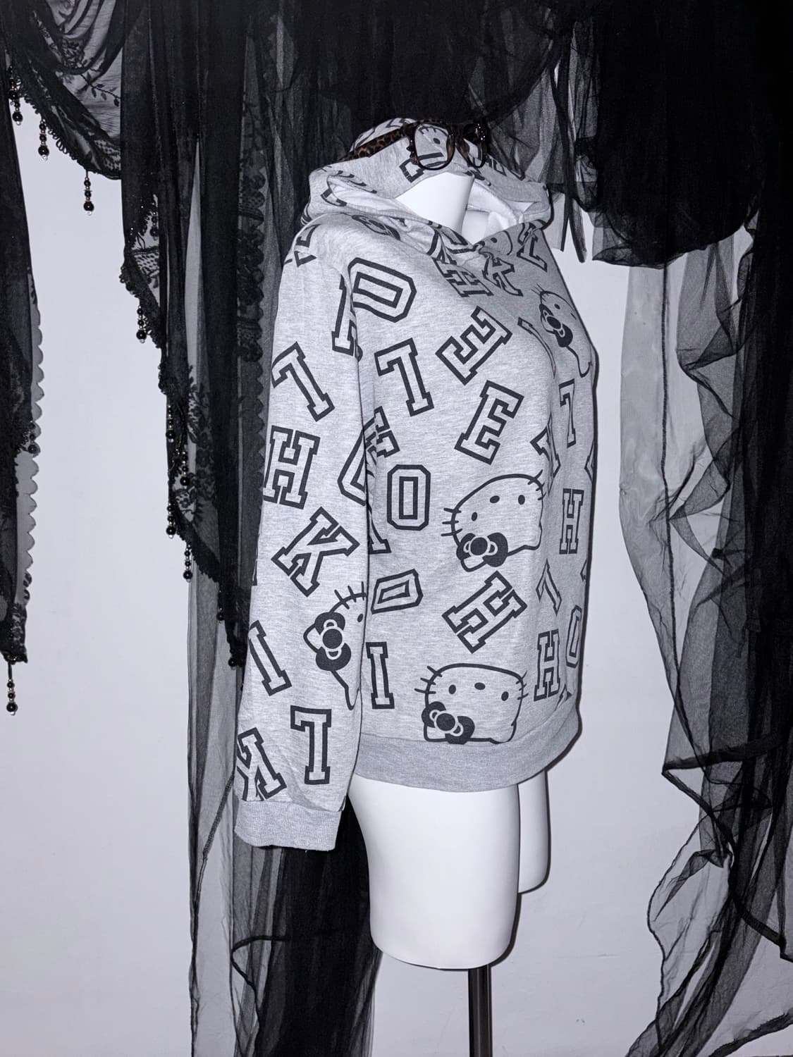 무채색 헬키 후드 헬로키티 키치갸루 기모 상품이미지3