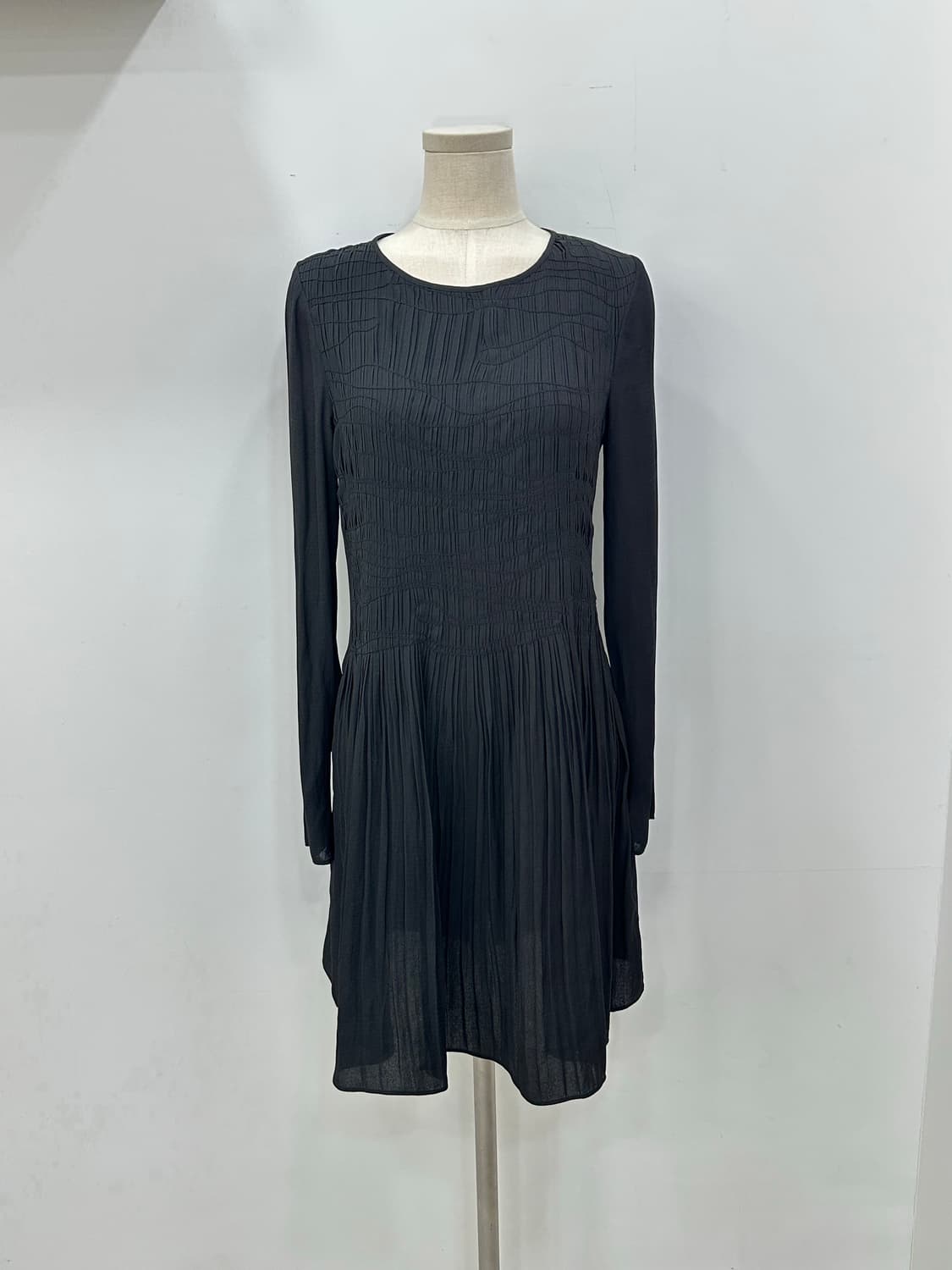 쟈딕앤볼테르 블랙 핀턱 플리츠 원피스 상품이미지1