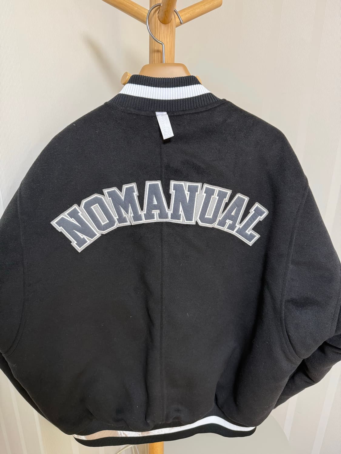 노매뉴얼 TAYLOR VARSITY JACKET - BLACK 상품이미지2