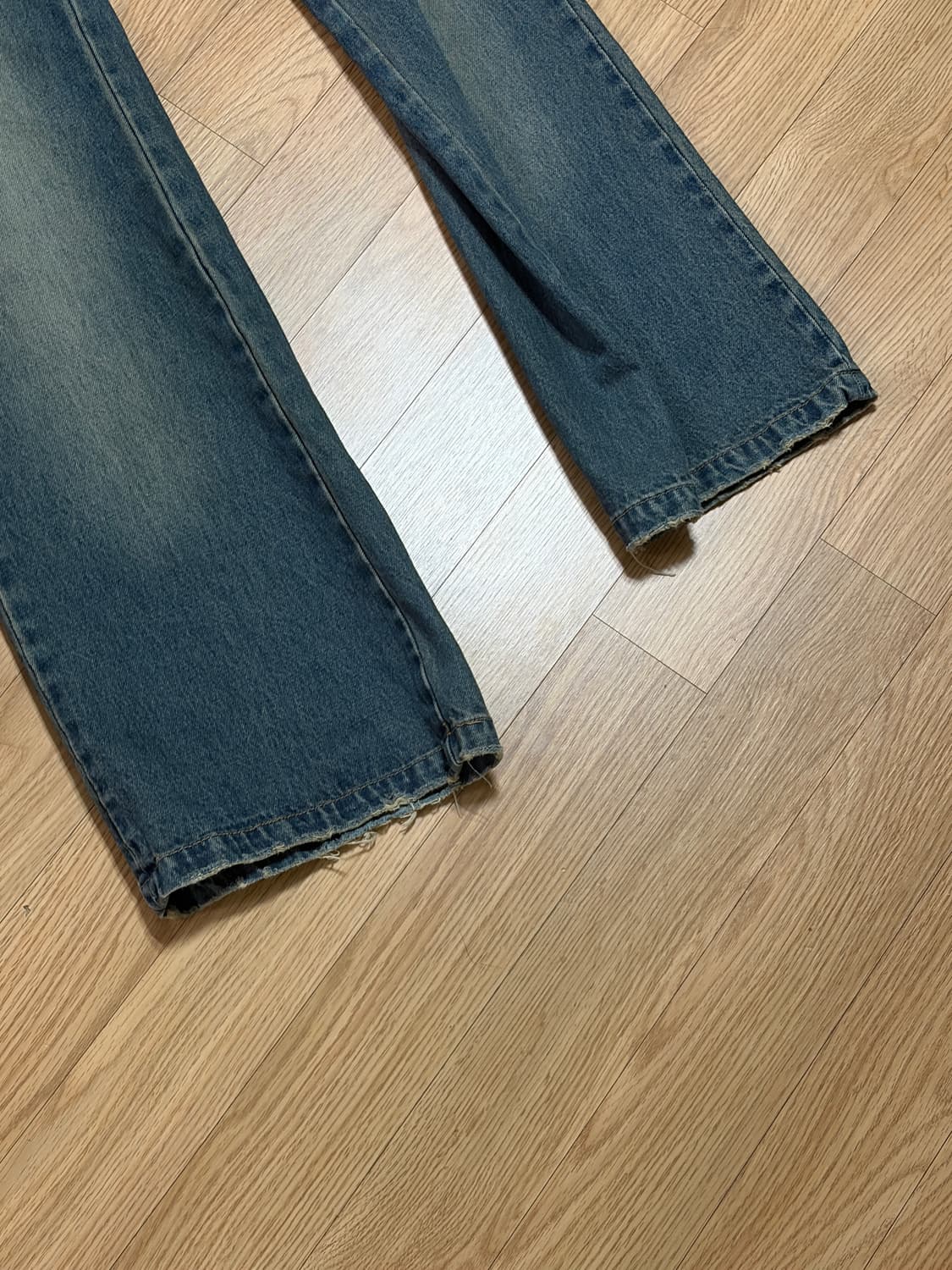 디스트로이드 플레어 데님 팬츠 (빈티지블루) 48size 상품이미지4