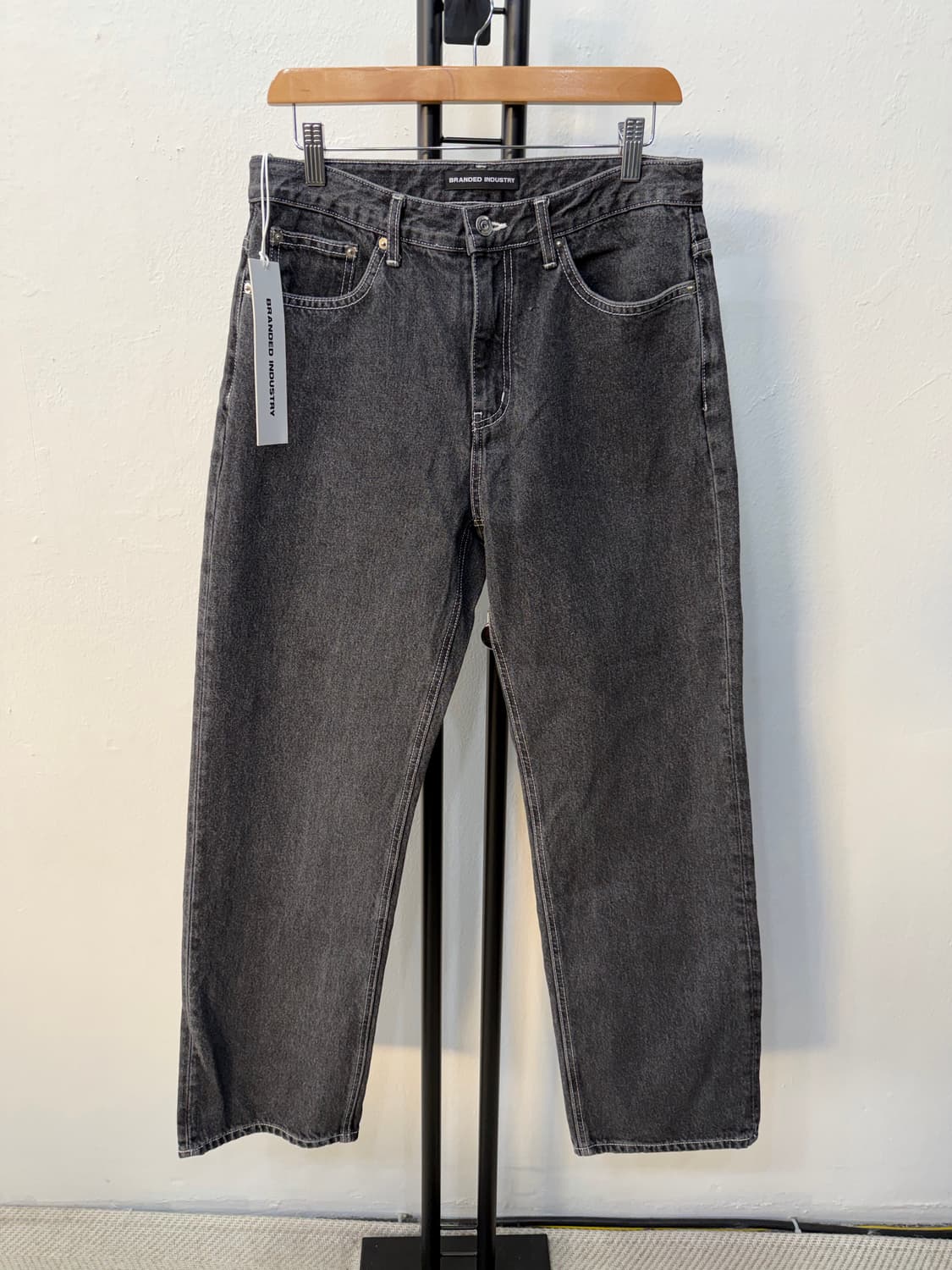 새제품) 브랜디드인더스트리 데님 팬츠 블랙 30 상품이미지1