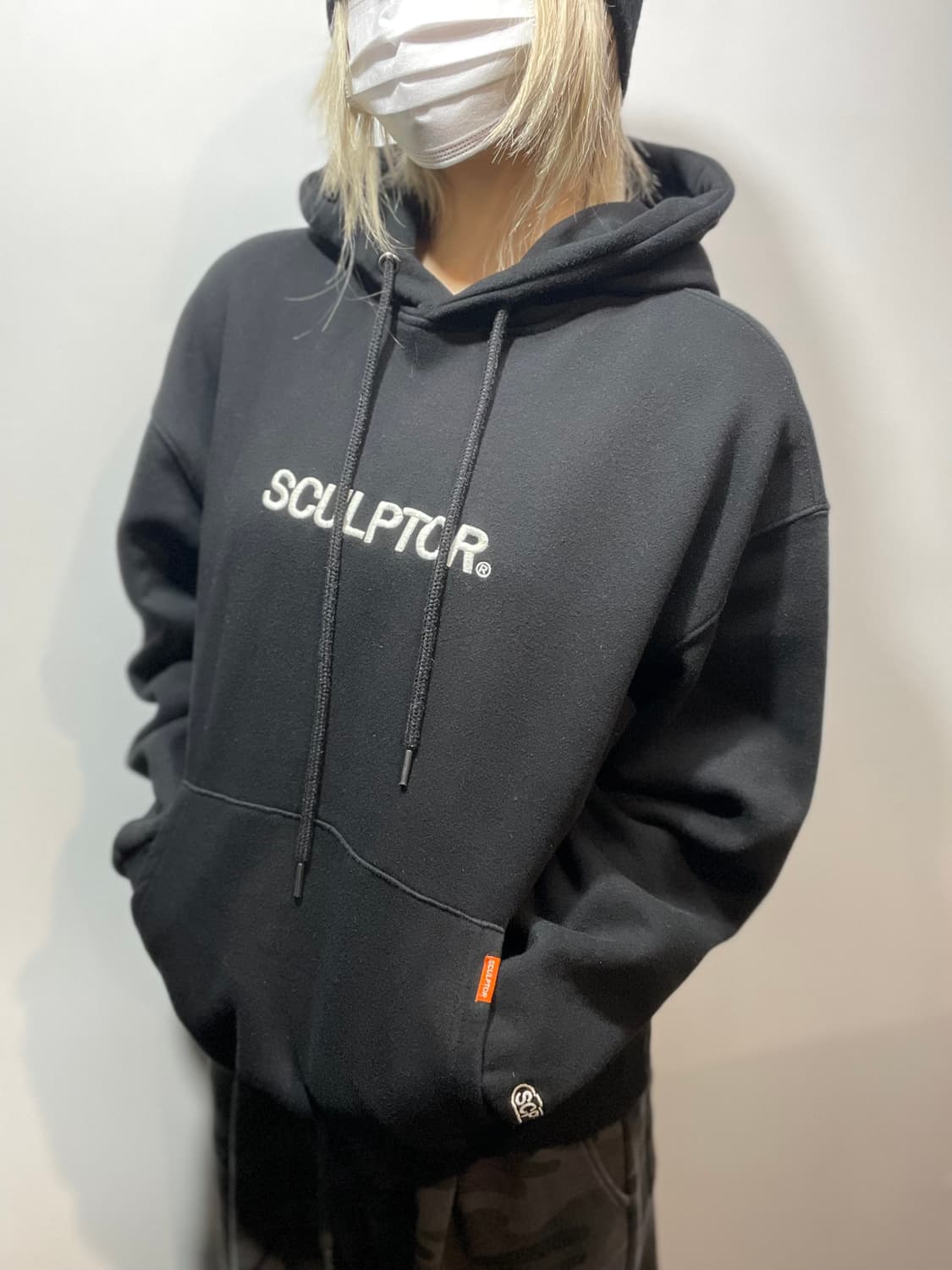 스컬프터 블랙 후드티 상품이미지1