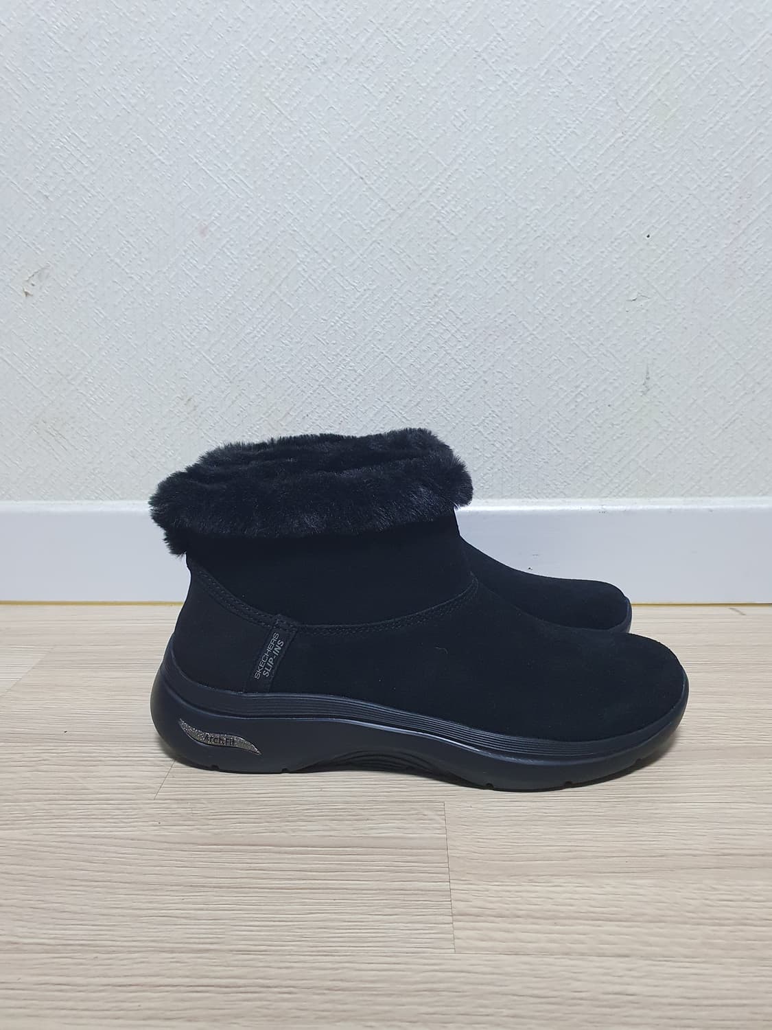 스케쳐스 아치핏 털 부츠 250 상품이미지1