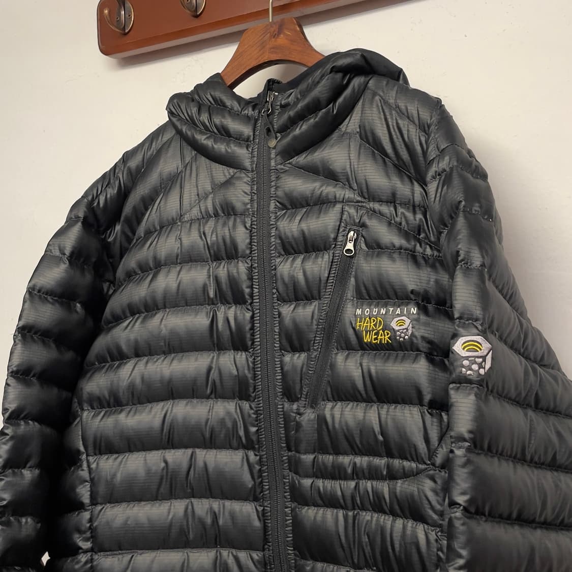 마운틴 하드웨어 구스다운 후디 경량 패딩 자켓   상품이미지2