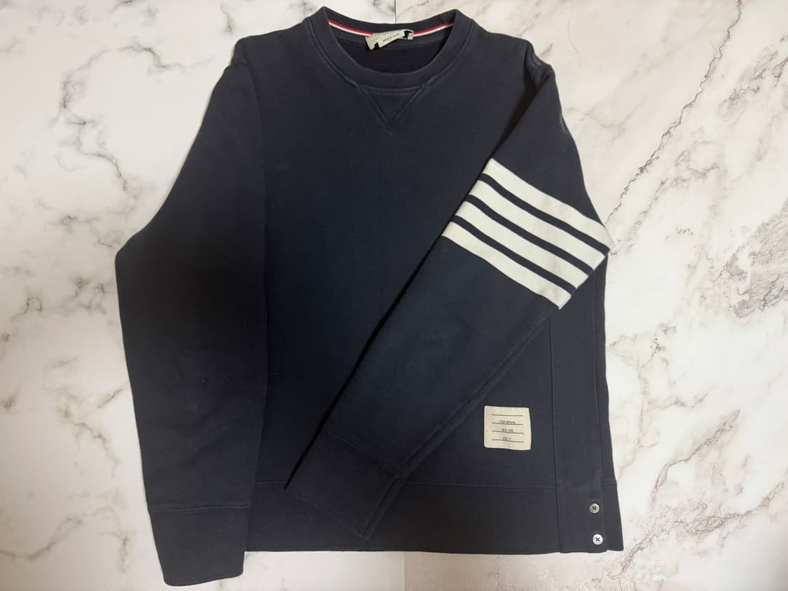 톰브라운 4선완장 맨투맨 4사이즈 상품이미지2