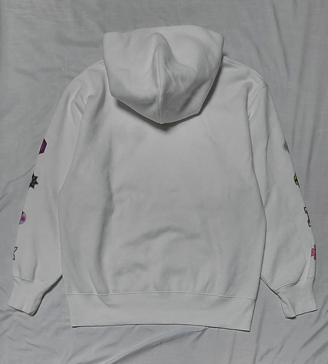 [무료배송/L] GU 귀멸의 칼날 코등이 자수 흰색 기모 후드티 상품이미지5