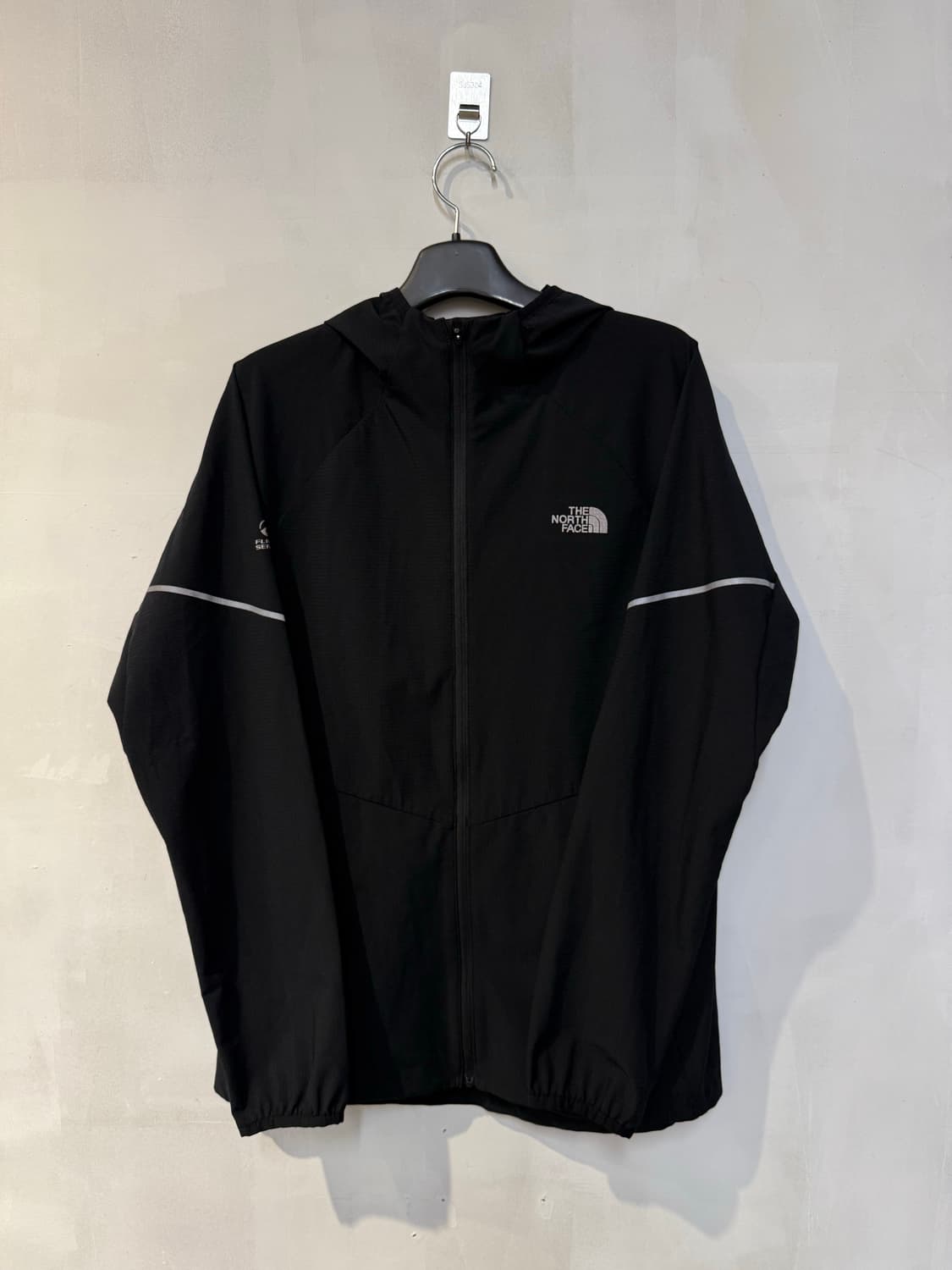 노스페이스 블랙 바람막이 상품이미지1