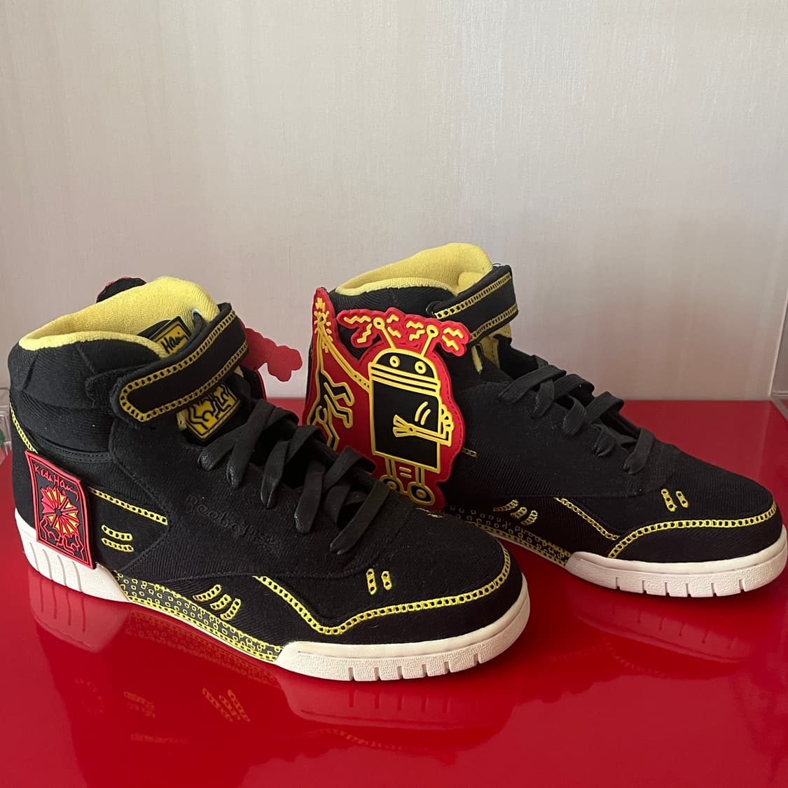 리복 x 키스해링 콜라보 한정 운동화 상품이미지3