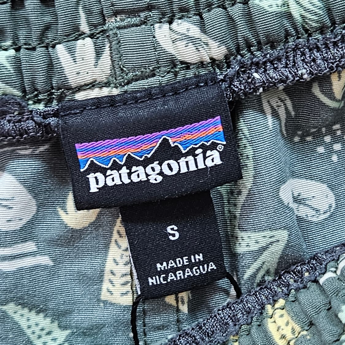 파타고니아 배기스 쇼츠 악어 프린트 5인치 상품이미지3